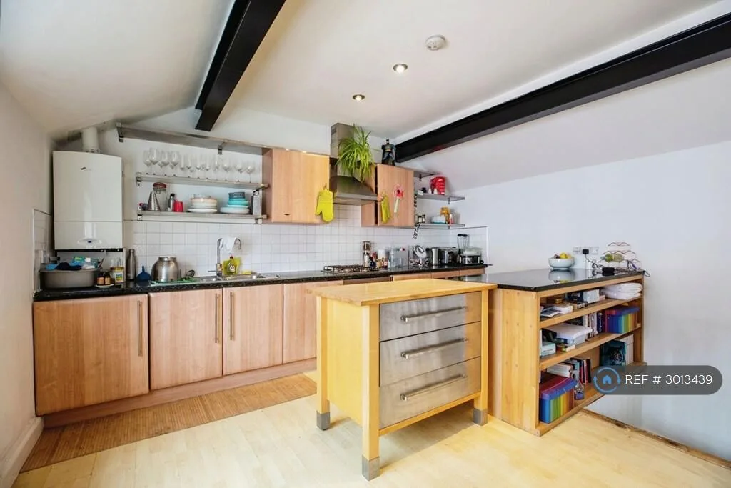 2 bedroom semi-detached house for rent