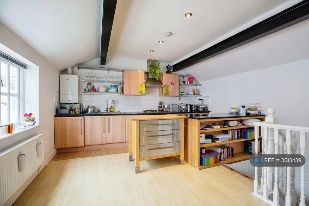 2 bedroom semi-detached house for rent