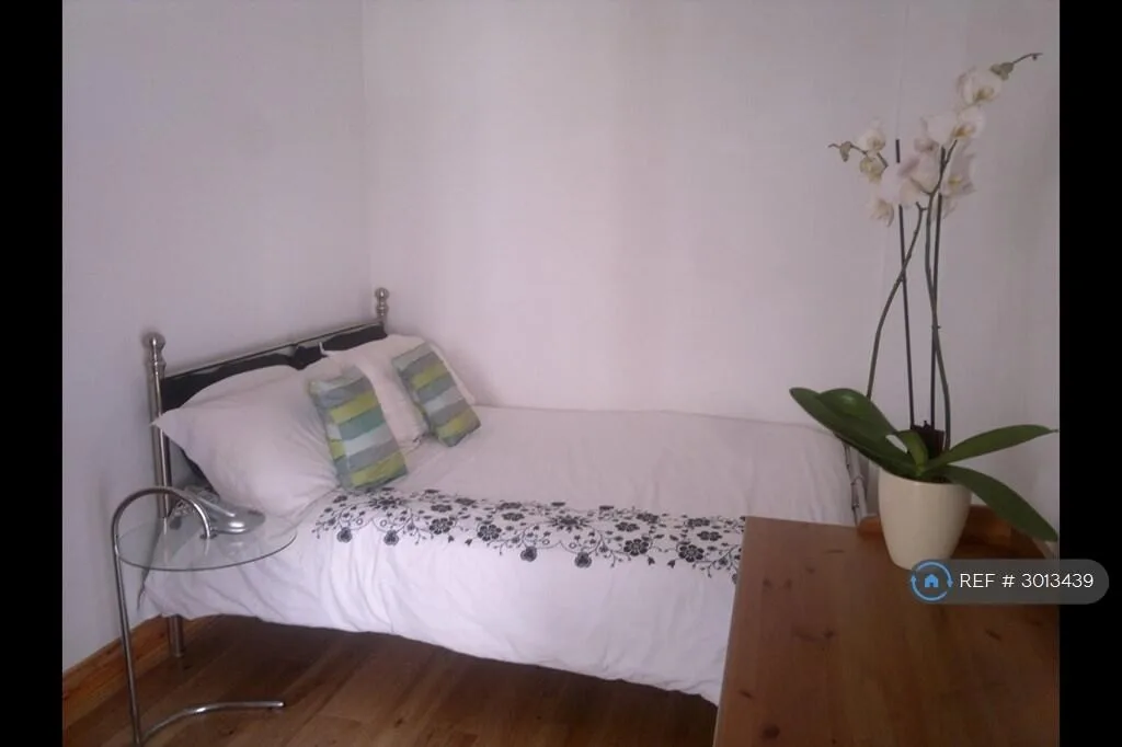 2 bedroom semi-detached house for rent