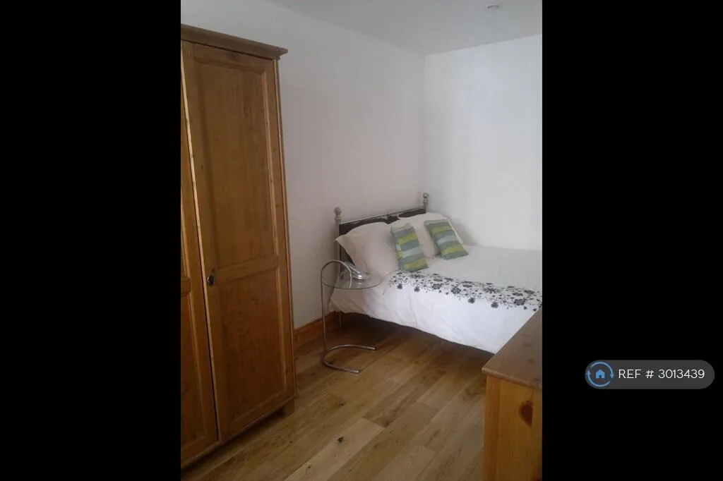 2 bedroom semi-detached house for rent