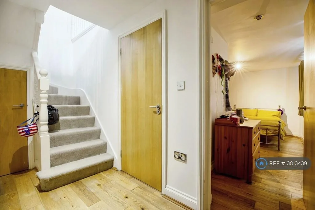 2 bedroom semi-detached house for rent