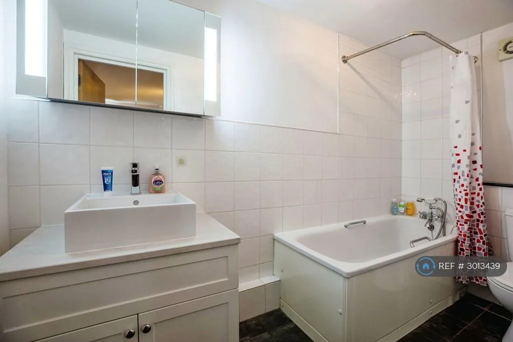 2 bedroom semi-detached house for rent