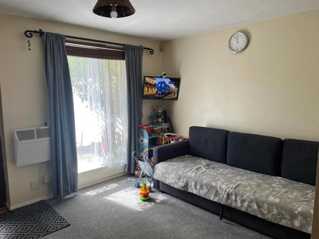 1 bedroom maisonette for rent