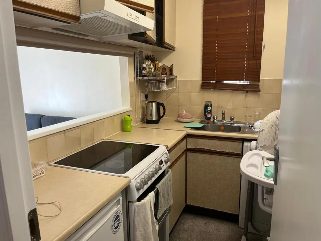1 bedroom maisonette for rent