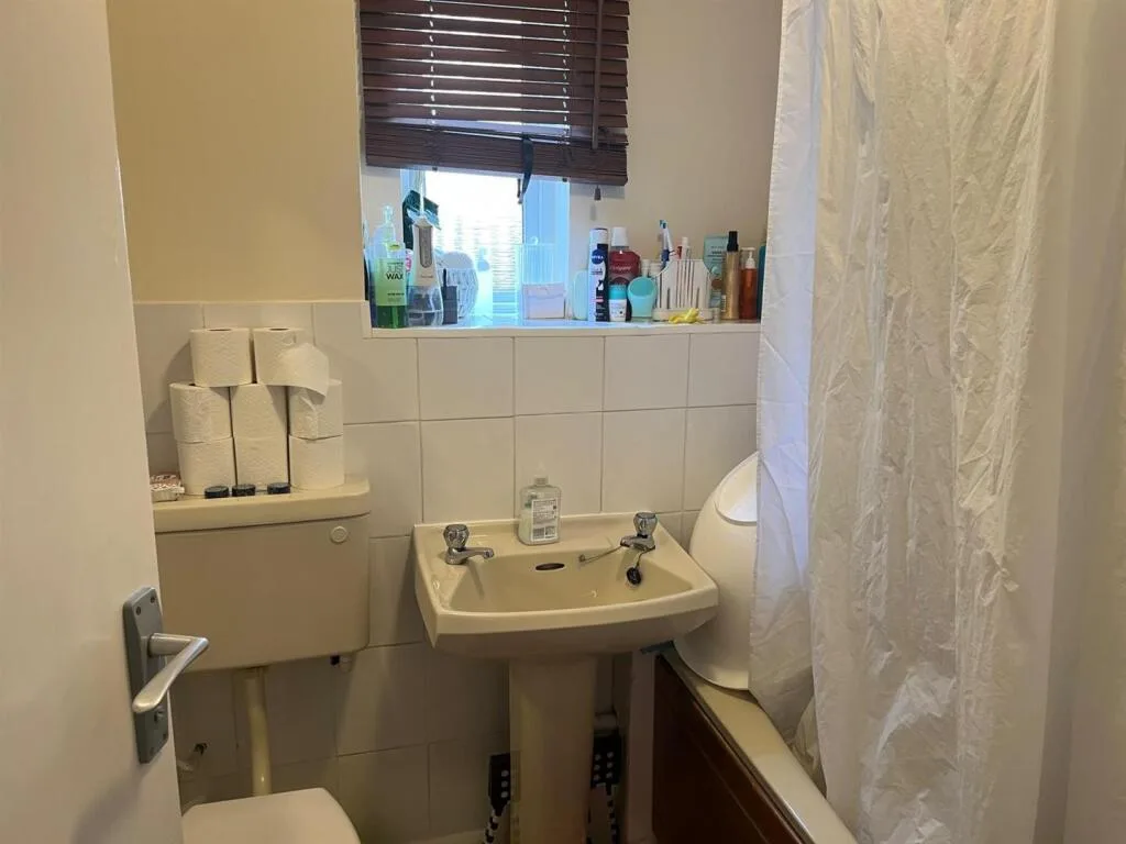1 bedroom maisonette for rent
