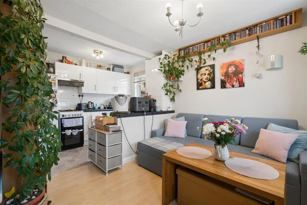 1 bedroom end of terrace house for rent