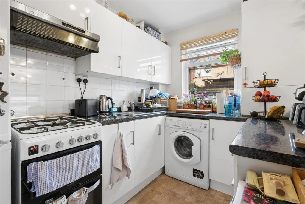 1 bedroom end of terrace house for rent