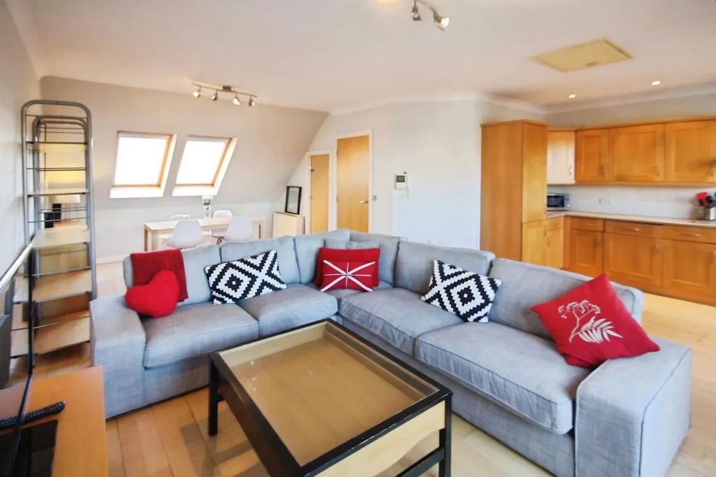 3 bedroom flat for rent