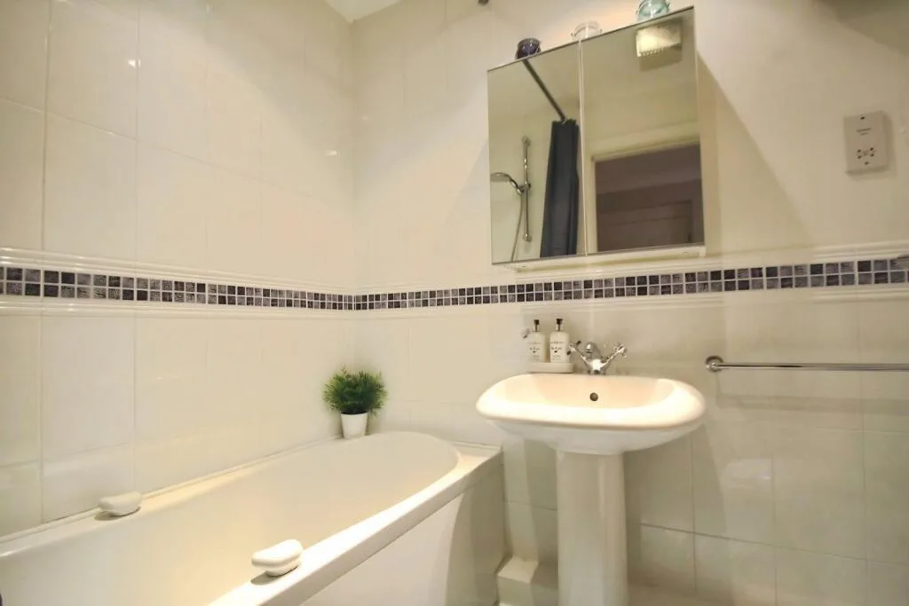 3 bedroom flat for rent