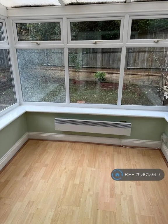4 bedroom semi-detached house for rent