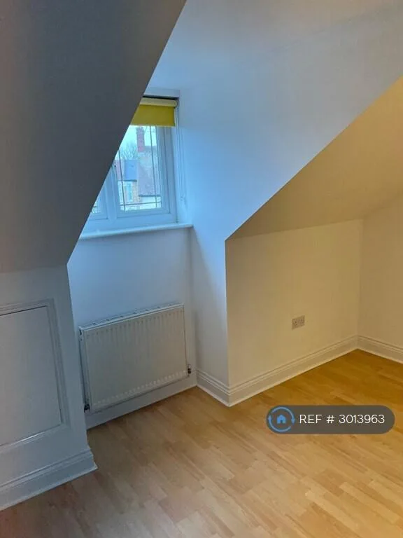 4 bedroom semi-detached house for rent