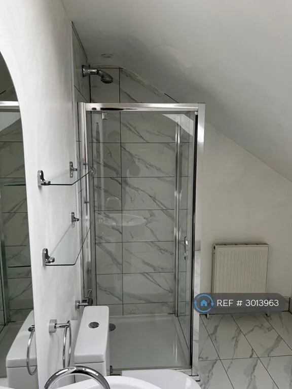 4 bedroom semi-detached house for rent