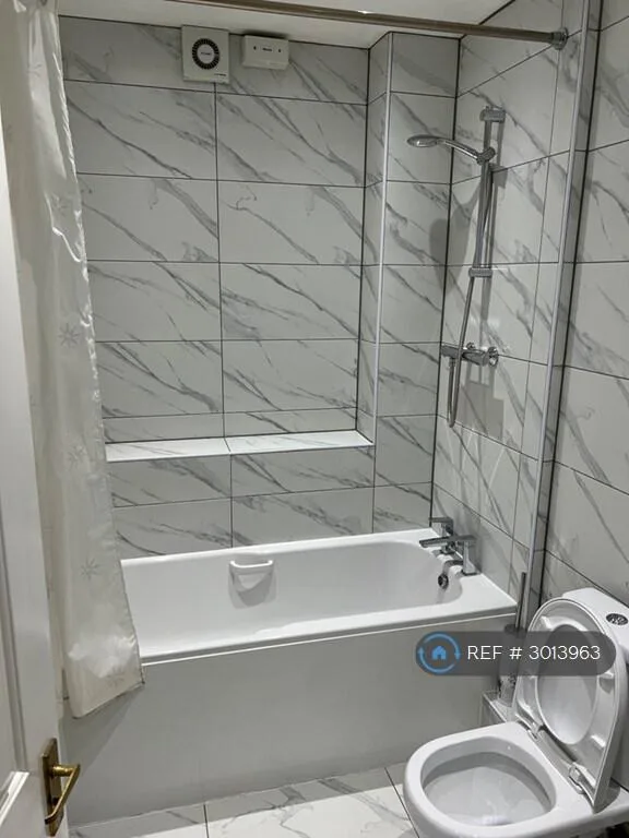 4 bedroom semi-detached house for rent
