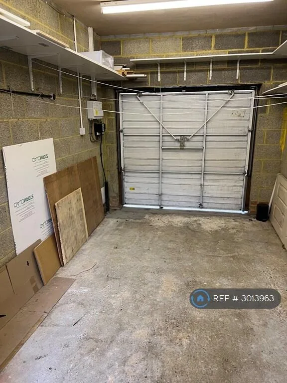 4 bedroom semi-detached house for rent