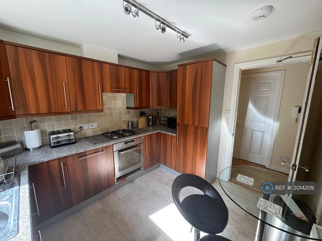 3 bedroom flat for rent