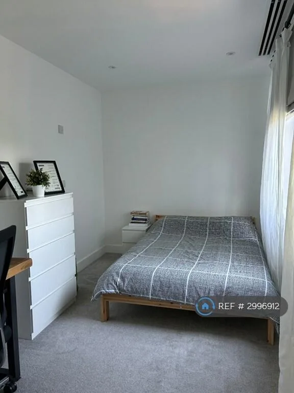 2 bedroom penthouse for rent