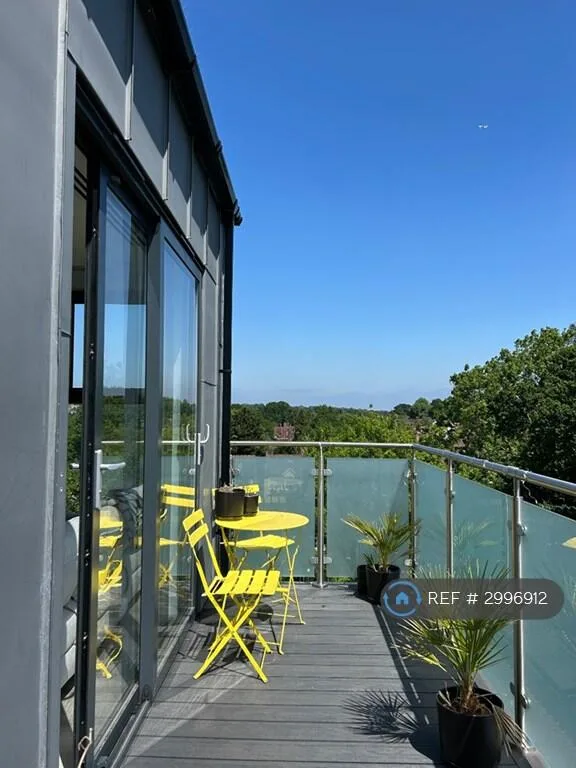 2 bedroom penthouse for rent