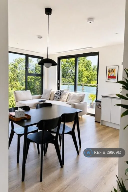 2 bedroom penthouse for rent