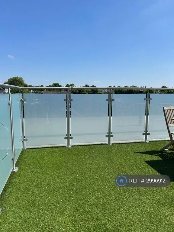 2 bedroom penthouse for rent