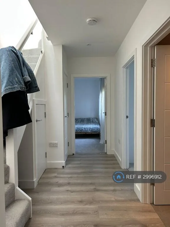 2 bedroom penthouse for rent