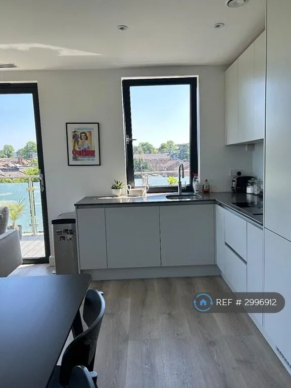 2 bedroom penthouse for rent