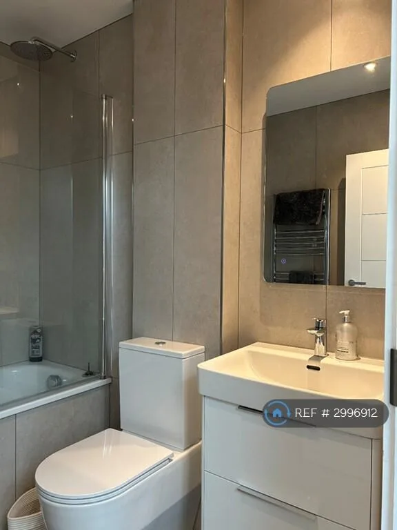 2 bedroom penthouse for rent
