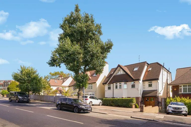 3 bedroom flat for rent