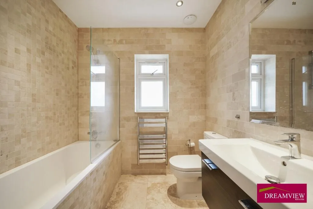 3 bedroom flat for rent