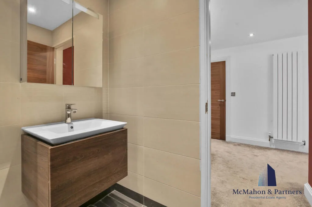 3 bedroom mews property for rent
