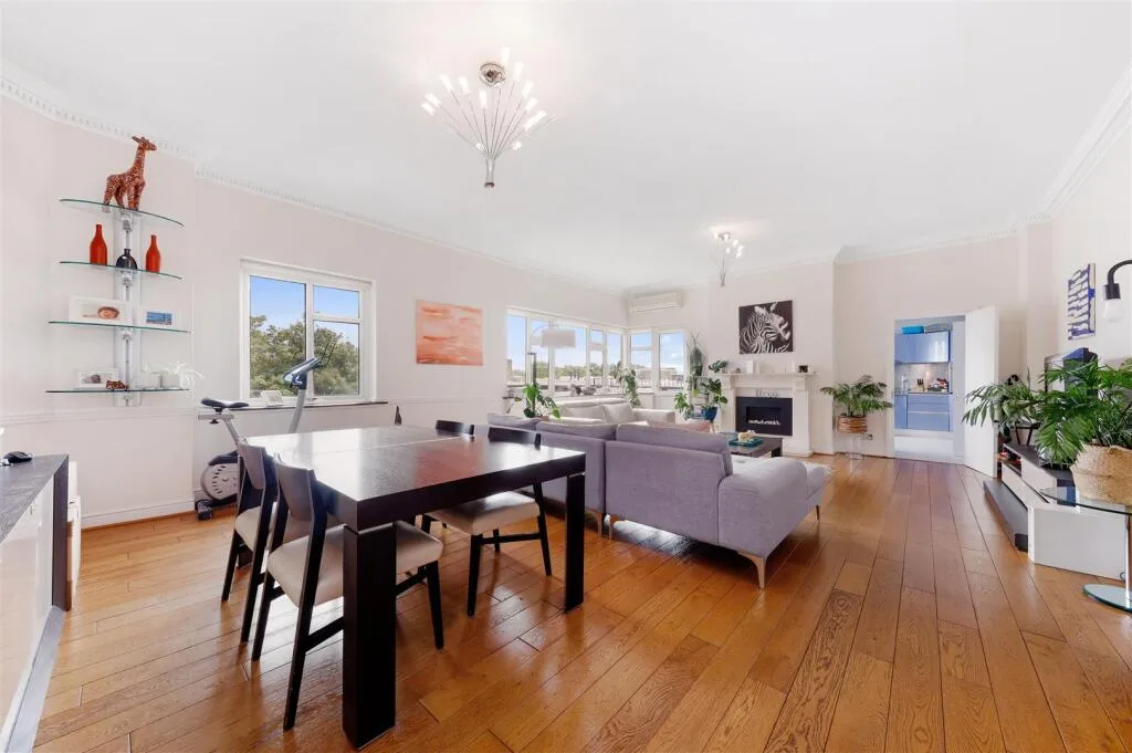 3 bedroom flat for rent