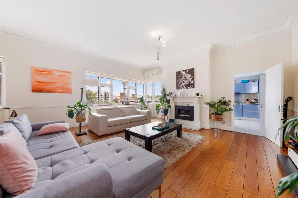 3 bedroom flat for rent