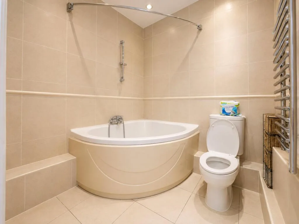 2 bedroom penthouse for rent