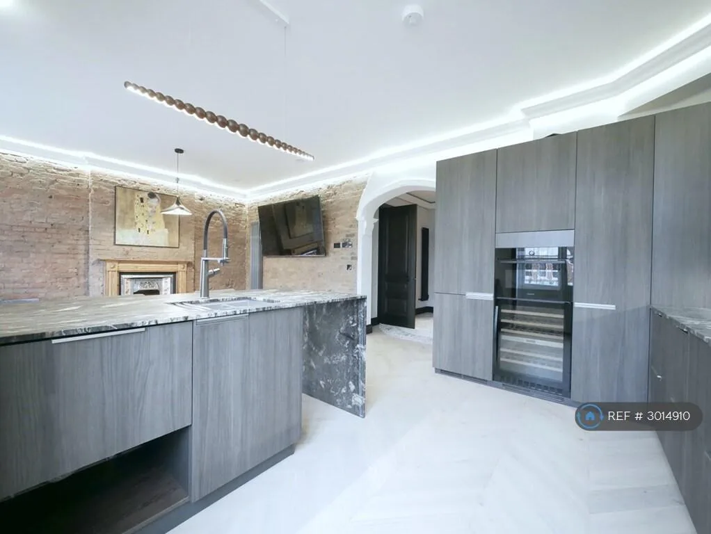 3 bedroom flat for rent