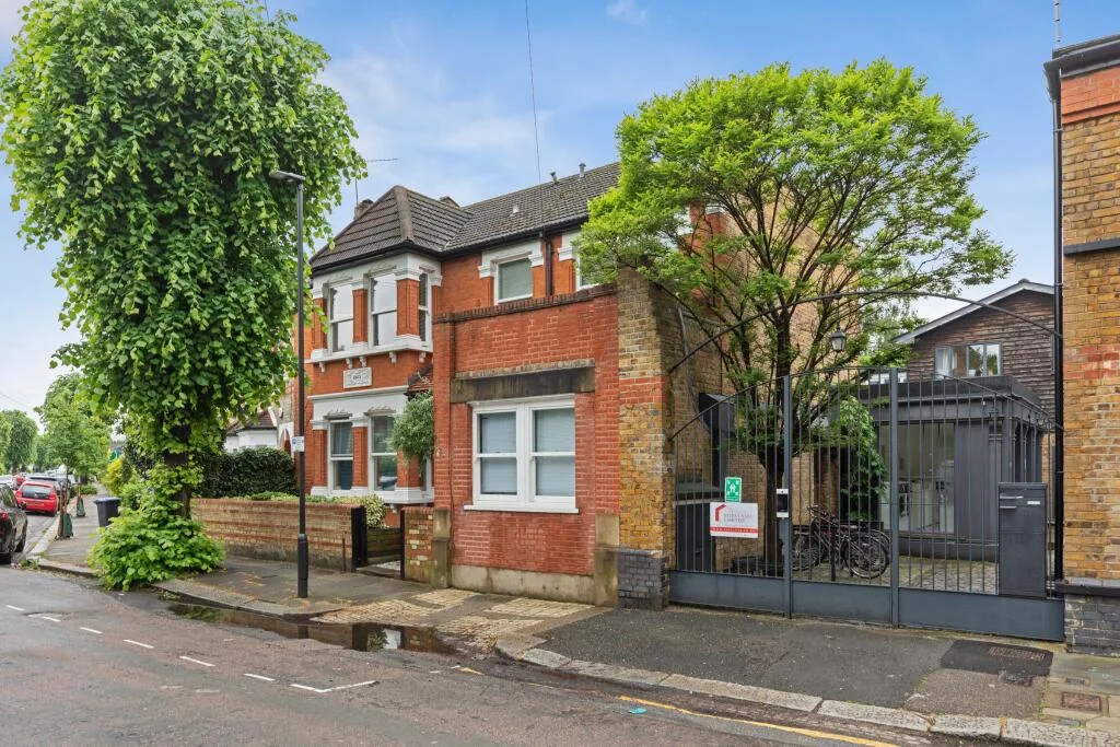 1 bedroom ground floor flat for rent