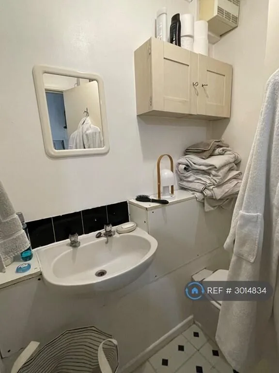 Studio flat for rent