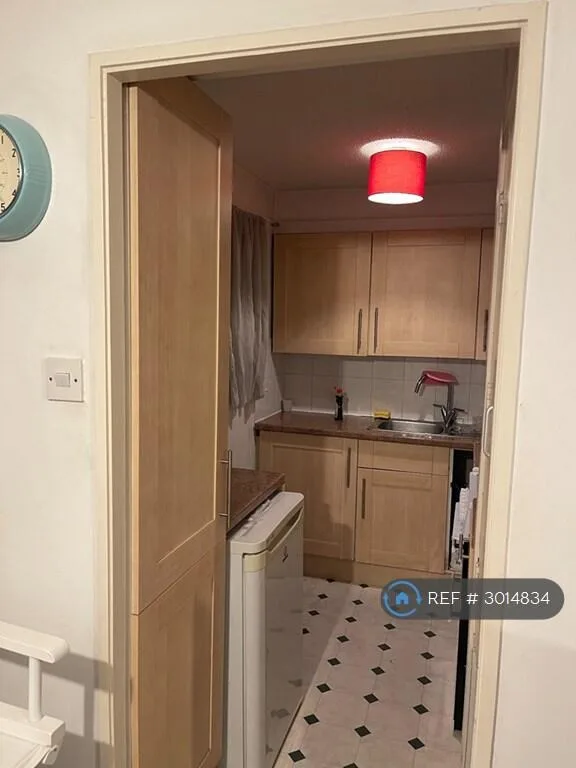 Studio flat for rent
