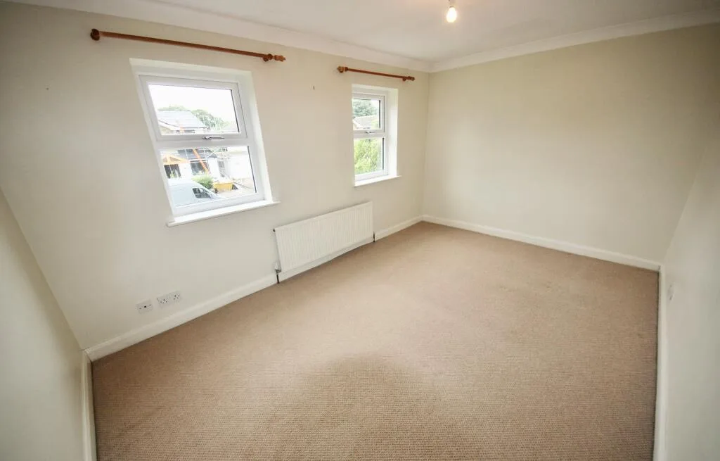 2 bedroom detached house for rent