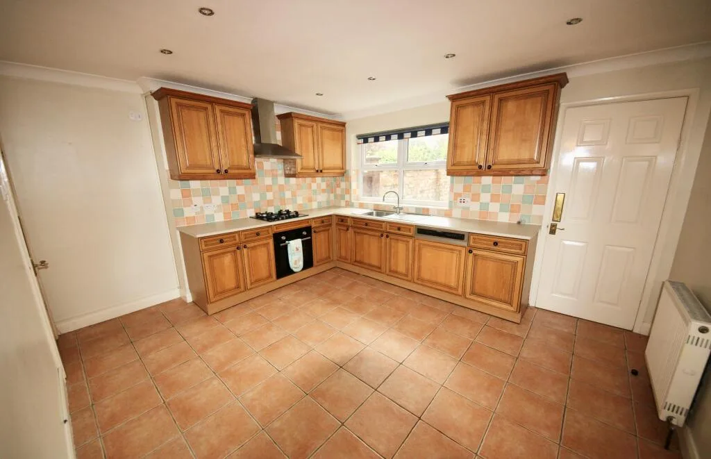 2 bedroom detached house for rent