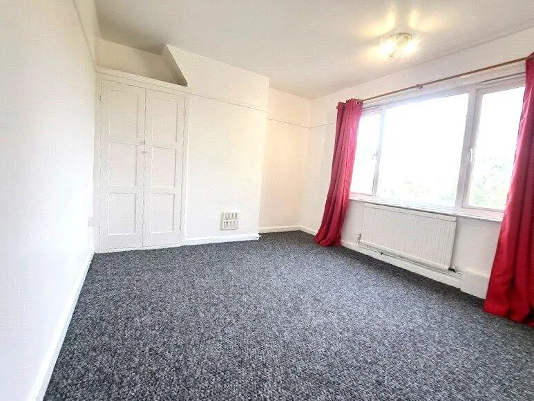 2 bedroom maisonette for rent