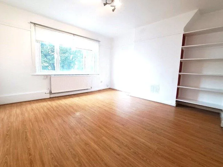 2 bedroom maisonette for rent