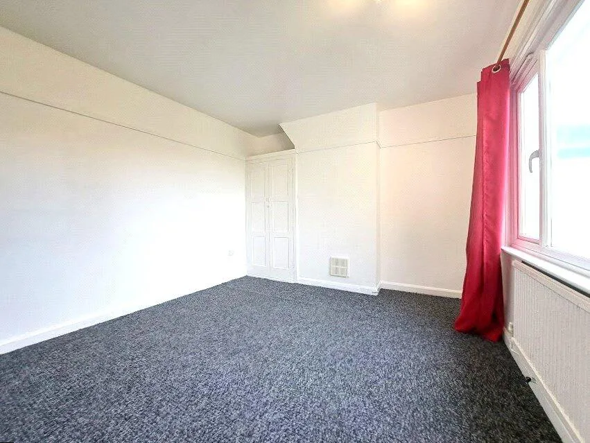 2 bedroom maisonette for rent
