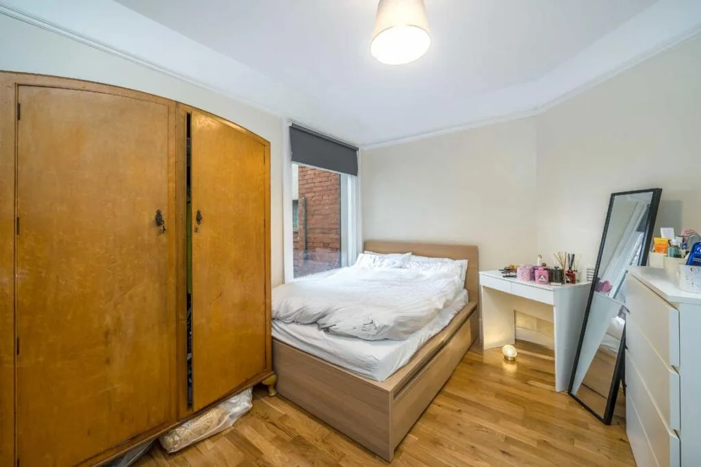 3 bedroom flat for rent