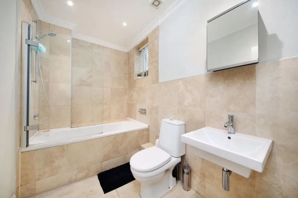 3 bedroom flat for rent