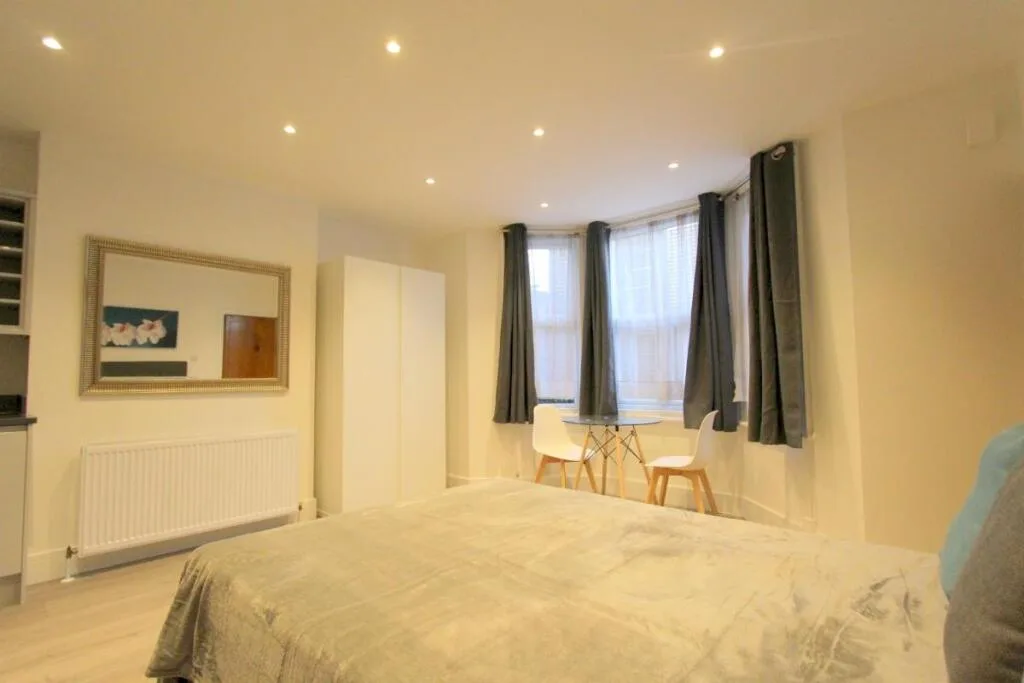 Studio flat for rent