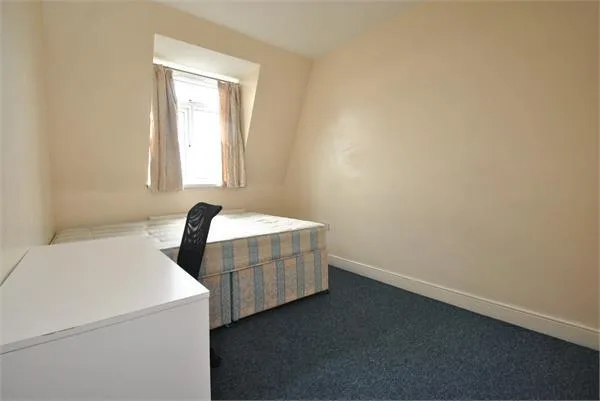 4 bedroom flat for rent