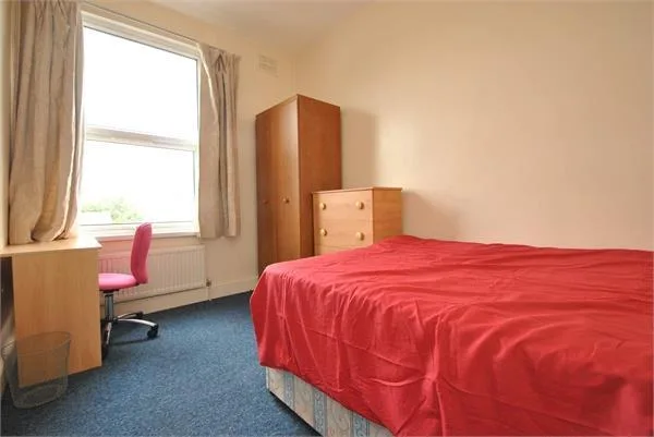 4 bedroom flat for rent