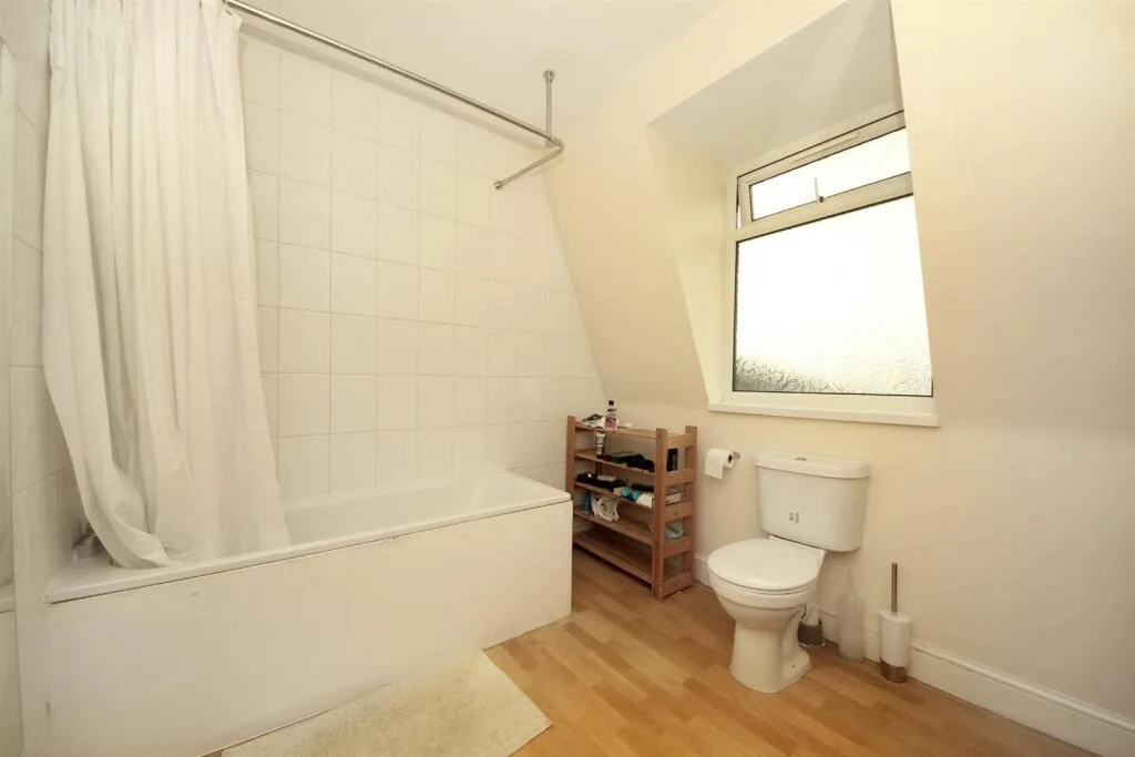 4 bedroom flat for rent