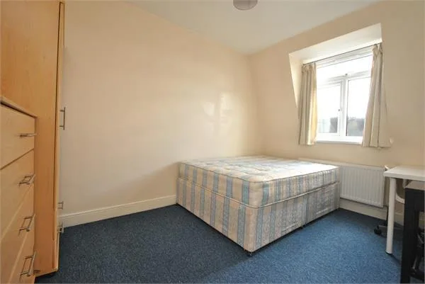 4 bedroom flat for rent