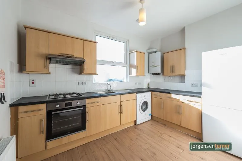 4 bedroom flat for rent