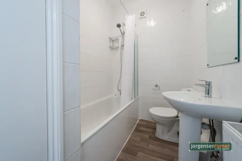 4 bedroom flat for rent